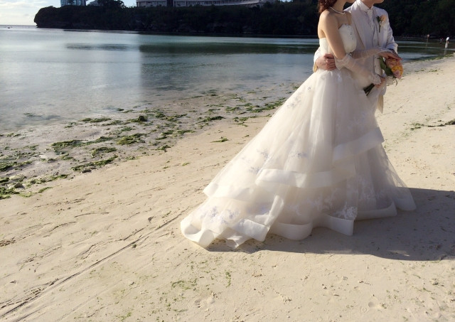 宮古島のフォトウェディングは、砂浜の特性を活かしたロケーションフォトを提案するベルフォーウェディングで！